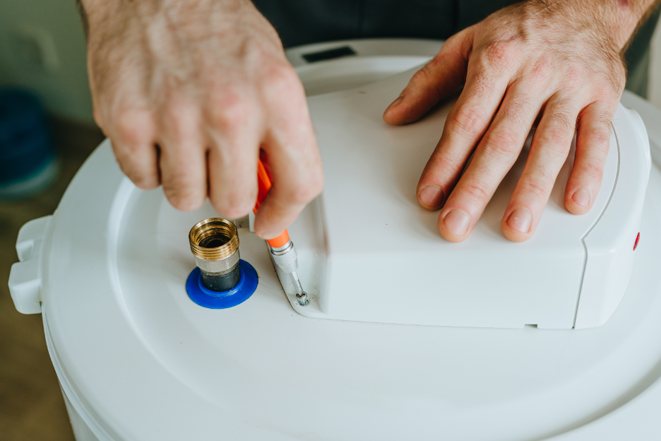 What Are the Signs My Water Heater Needs to Be Replaced? Insights from a Water Heater Repair Company in Glenview, Illinois